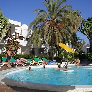https://maribel-puerto-del-carmen.in-canary-islands.com