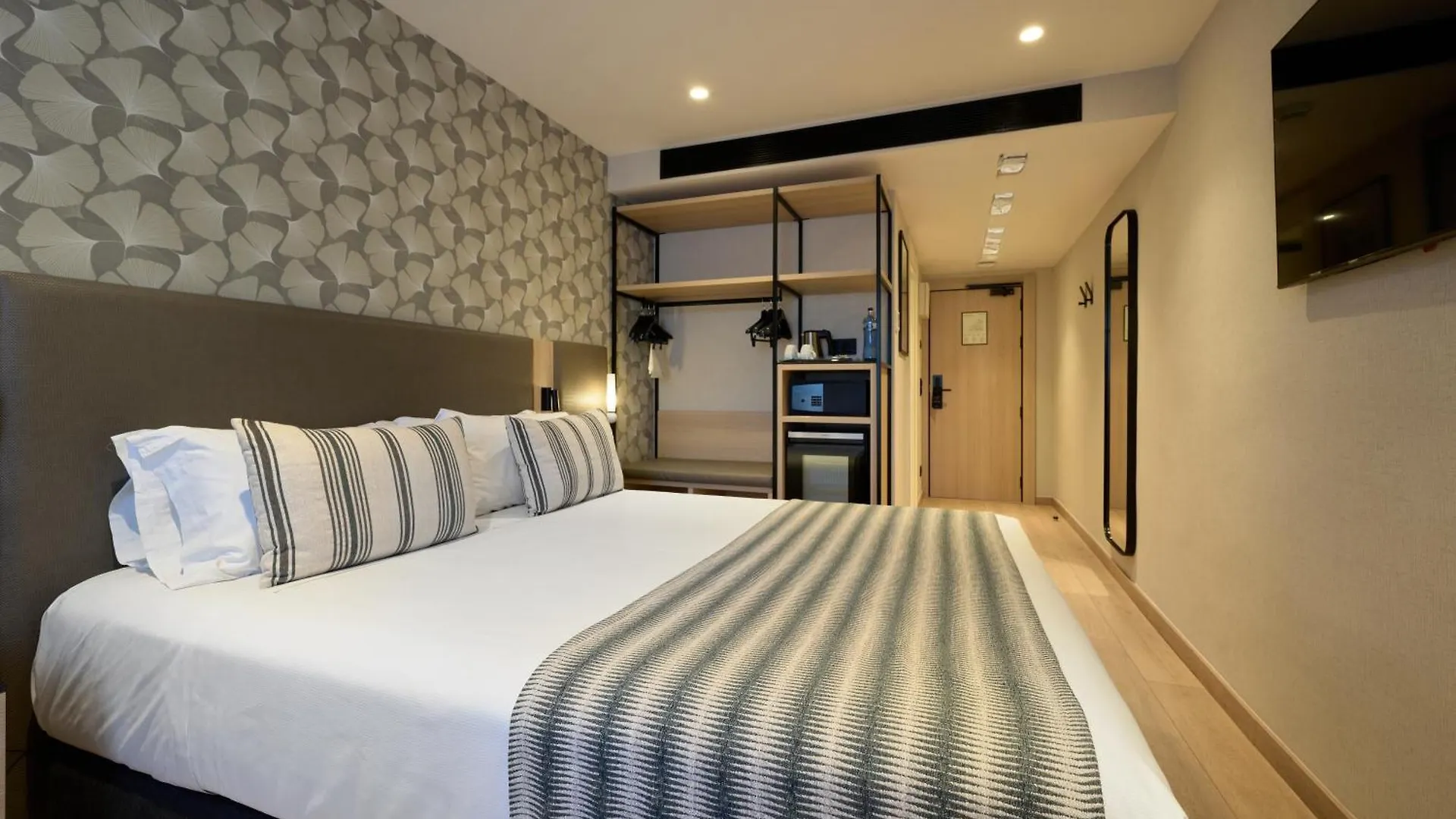 ***  Catalonia Park Gueell Hotel Barcelona Spain